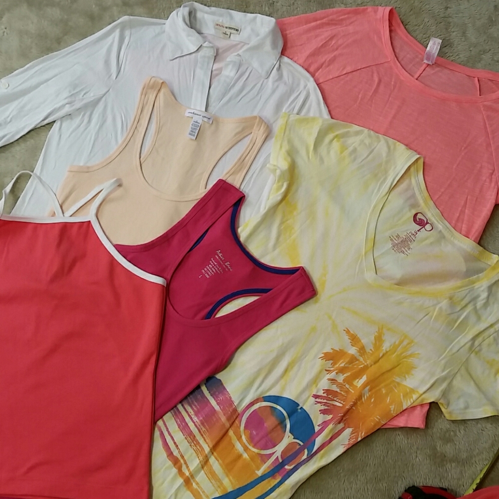 Blouses, T-shirts & Tanks 10-bundle